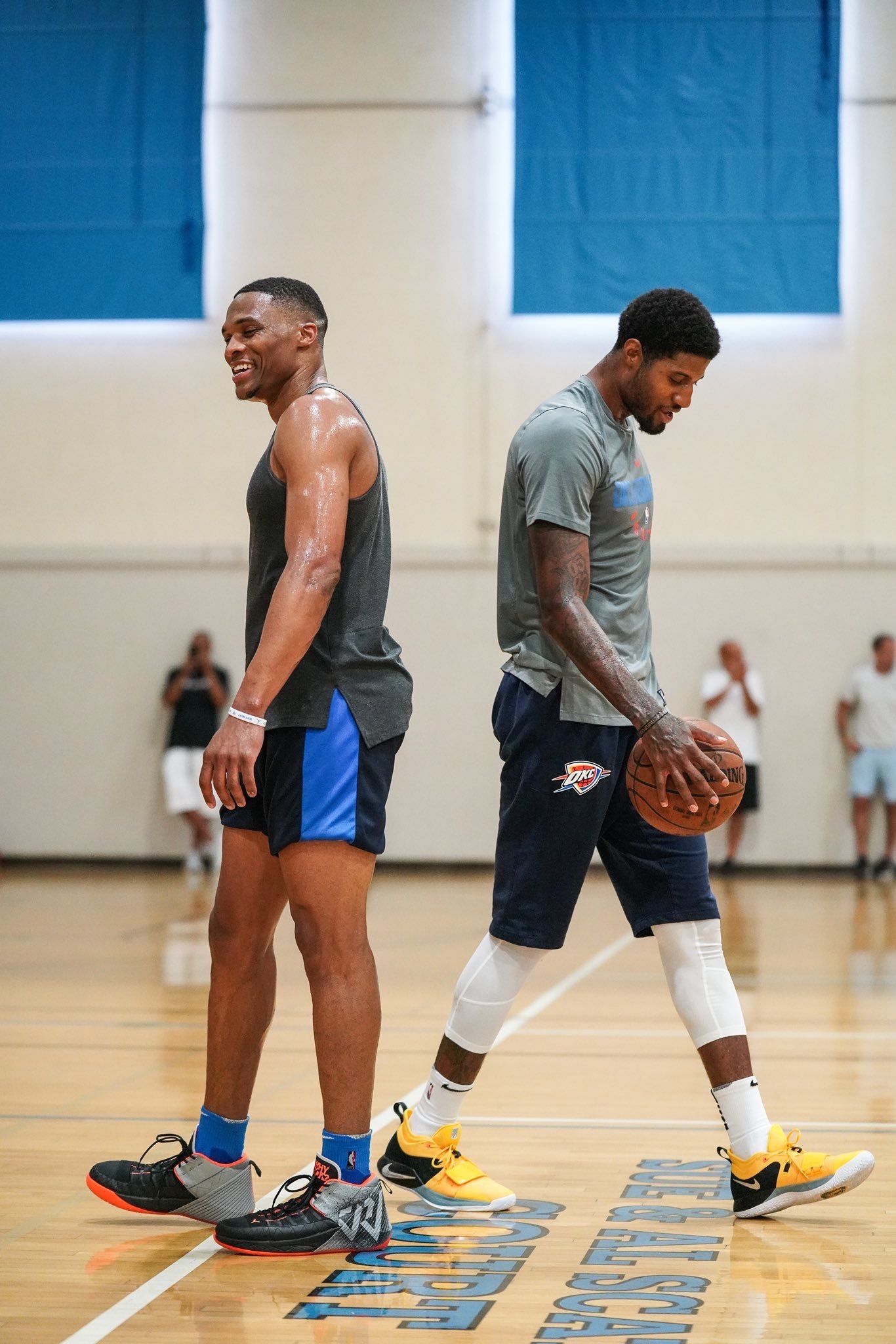 指的是巨星 指的是巨星